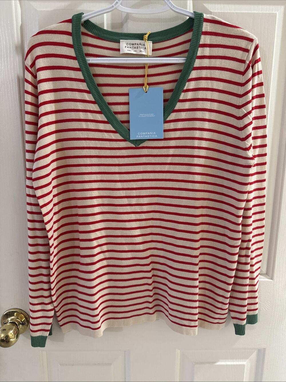 Compania Fantastica Women Sweater Size Large NWT Striped Red/Beige Cozy V-Neck
